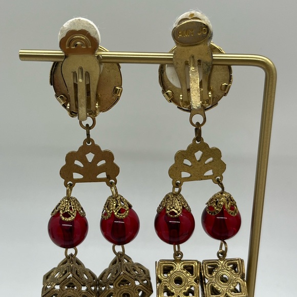 Runway 1980's Amy Jo of New York Red & Gold Clip On Earrings - Picture 4 of 6